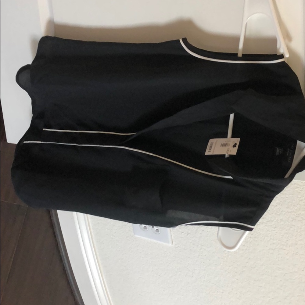 Top black - Picture 2 of 3